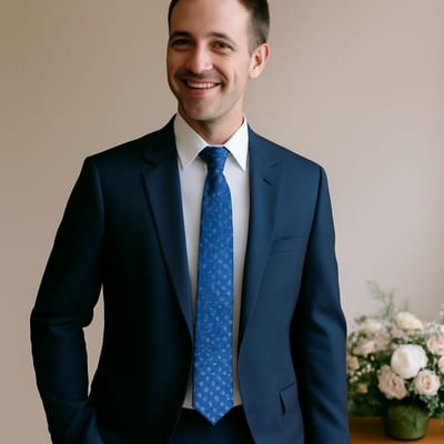 Why choose a blue floral satin necktie (and when not to)?